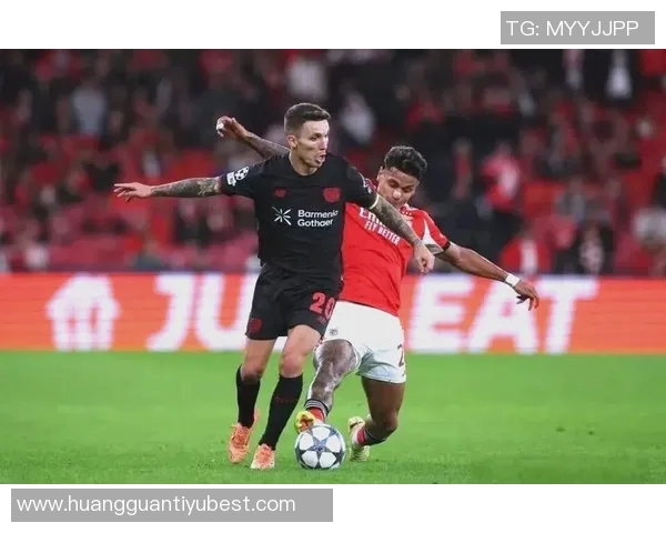 勒沃库森因旅途不顺延误数小时抵达曼彻斯特备战比赛