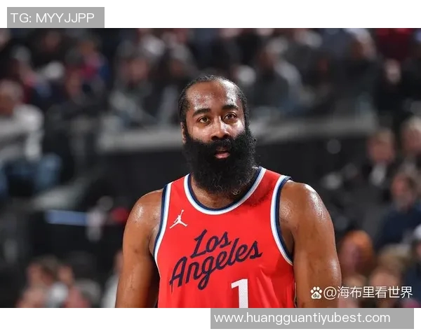 哈登谈比赛策略强调录像分析与调整的重要性