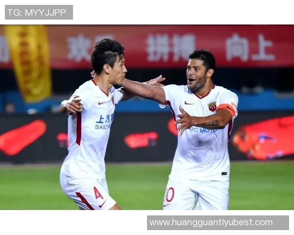 王燊超火力全开四球追平中超单季纪录天外流星般闪耀赛场